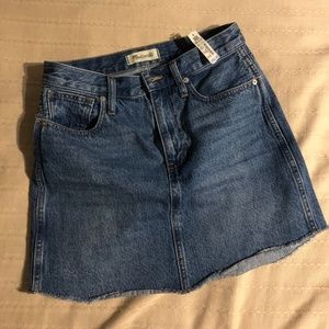 Madewell Denim Dolphin-Hem Mini Skirt in Harwell Wash size 26